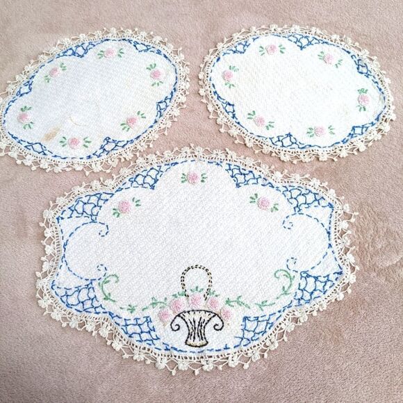 Vintage 1940's Handmade Embroidery & Crochet Doilies - Picture 1 of 16